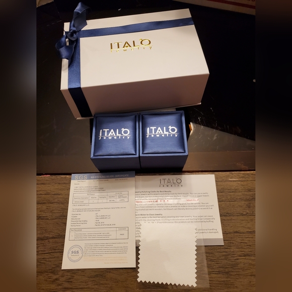 Soild Sterling silver rose gold plated engagement ring and wedding band set - Picture 2 of 16